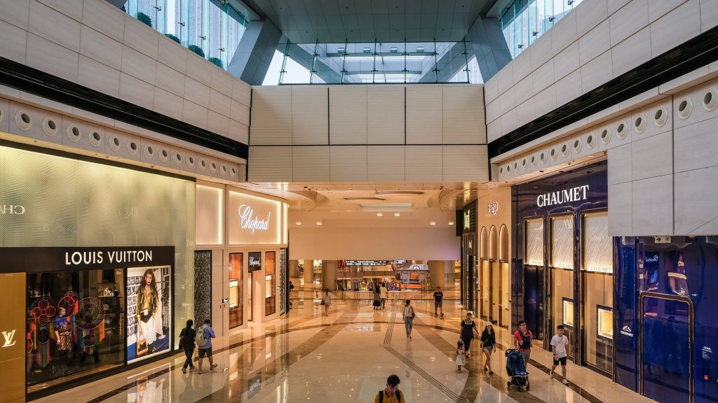 shopping malls faced a financial crisis