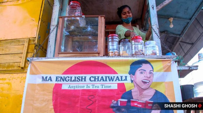 A Woman adds her degree of MA at her tea stall! Know about her story!