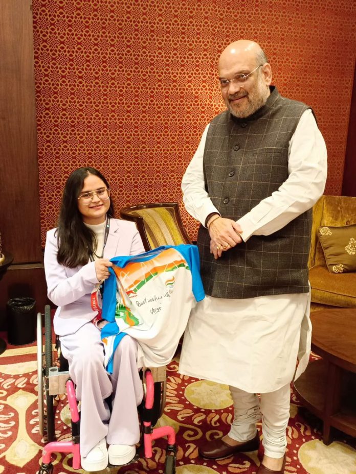 Amit Shah meets Paralympian Avani Lekhara and thanks her for the ‘wonderful gift’!