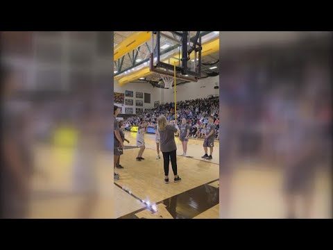 Visually impaired High Schooler makes an Ace shot at basketball court!
