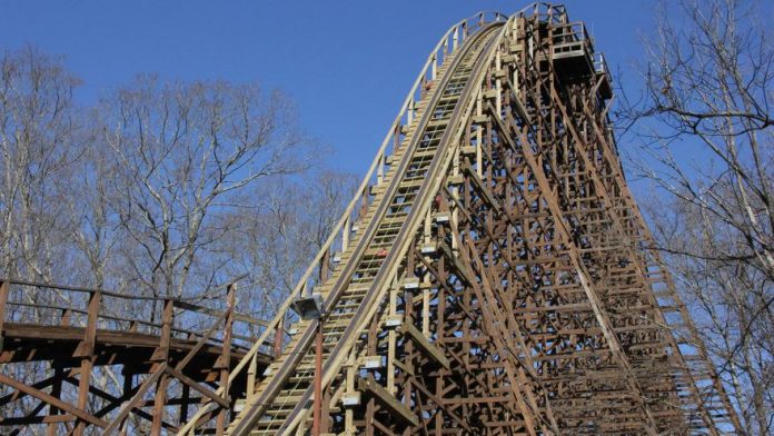 world's longest wooden roller coaster